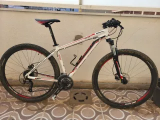 MTB Merida Big Nine40 Blanca y roja.Talla L.