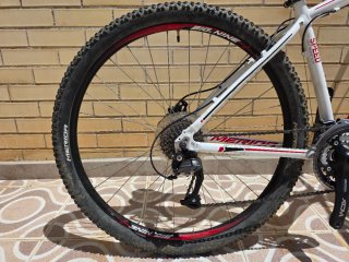 MTB Merida Big Nine40 Blanca y roja.Talla M.17"