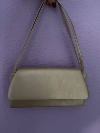 Bolso de mano dorado
