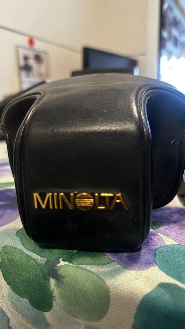 Cámara Minolta X-300s con flash Yashica