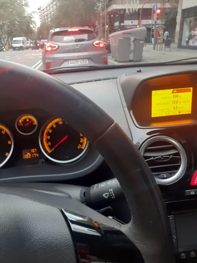 Opel opel corsa, a toda prueba, siempre en parkin 99000km 2015