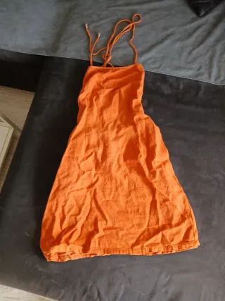 Vestido Bershka naranja tiras espalda S