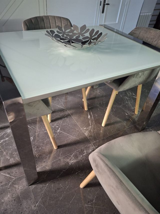 Mesa de comedor cristal y metal extensible