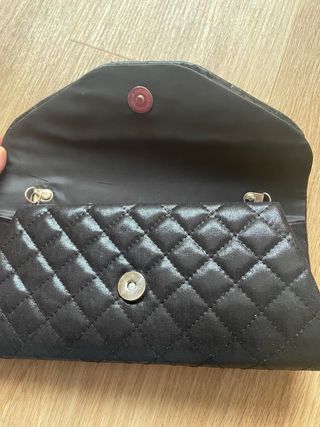 Bolso Clutch Acolchado Negro