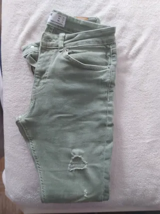 Pantalón vaquero Breshka verde desgastado