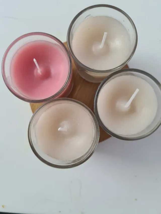 Conjunto de 4 Velas Artesanais em Potes