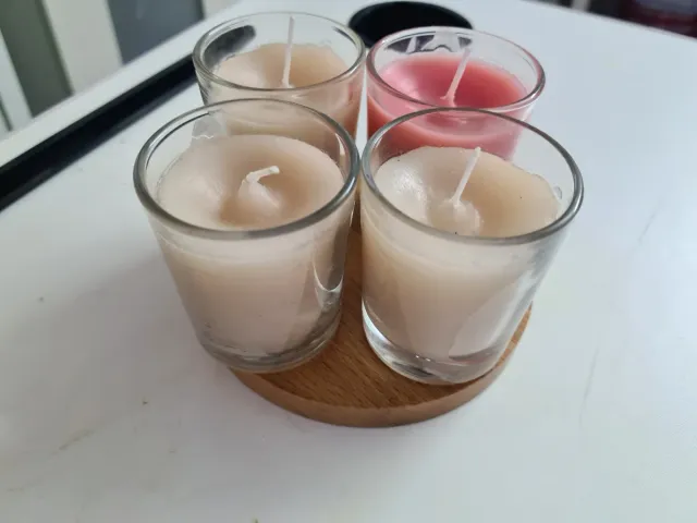 Conjunto de 4 Velas Artesanais em Potes