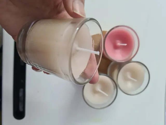 Conjunto de 4 Velas Artesanais em Potes