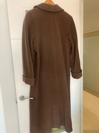 Abrigo de lana marrón. 125 largo. color visón.