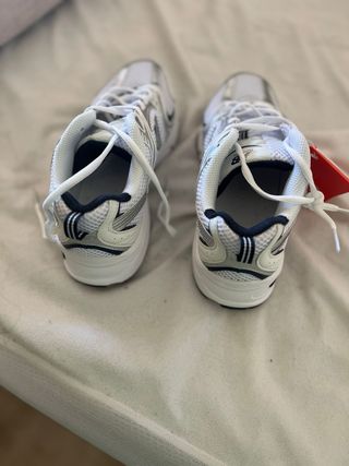New Balance 530 Plata/Blanco Talla 39.5