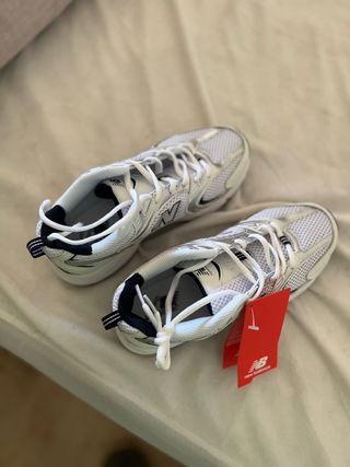 New Balance 530 Plata/Blanco Talla 39.5