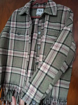 Chaqueta Zara cuadros con flecos