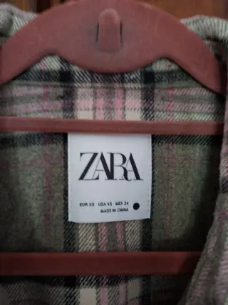 Chaqueta Zara cuadros con flecos