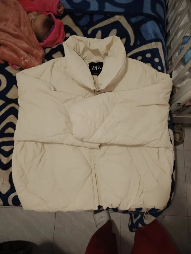 Abrigo acolchado Zara beige, estilo ancho