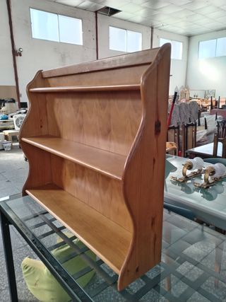ESTANTERÍA DE PINO PARA COLGAR