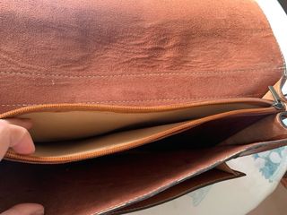 Maletín de cuero con bandolera