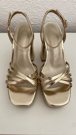 Sandalias doradas tacón plataforma