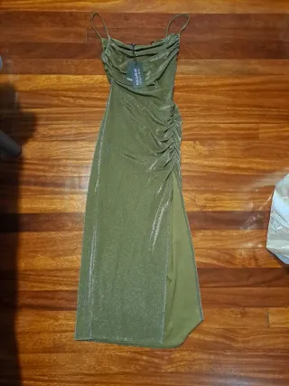Vestido verde brillante Pull&Bear Talla S