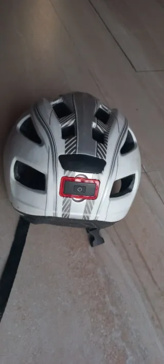 Bicicleta X-RAID con casco