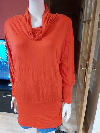 Camiseta roja manga larga talla M