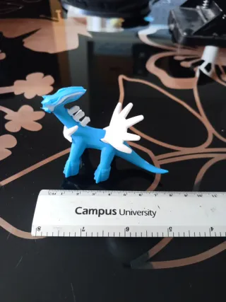 Figura Pokémon Dialga Azul y Blanco