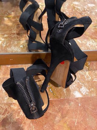 Zara sandali con tacco e fasce elastiche