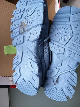 Scarpe sportive estive blu, nuove mai indossate.