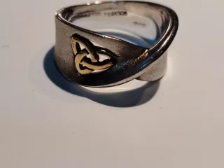 Anillo Solvar Irlanda Oro y Plata