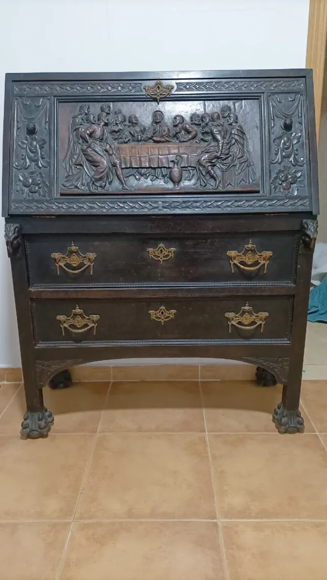 Scrivania bargueño intagliata, XIX secolo