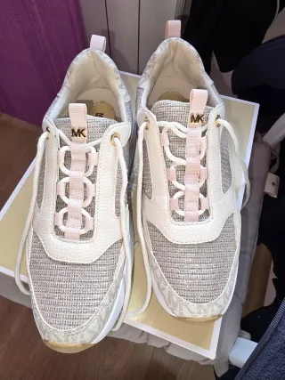 Zapatillas Michael Kors Beige y Rosa