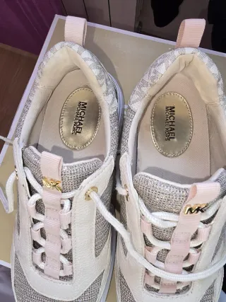 Zapatillas Michael Kors Beige y Rosa