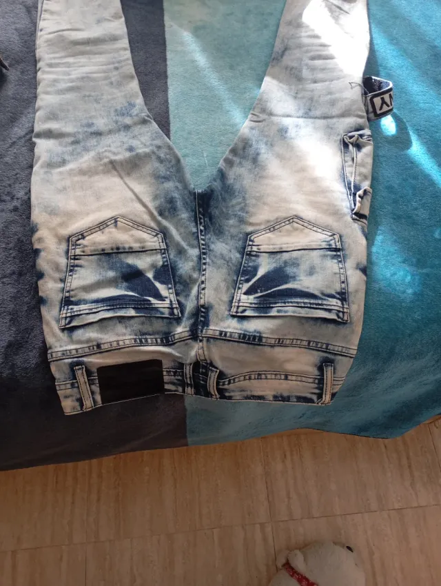 Pantalón largo hombre azul y blanco