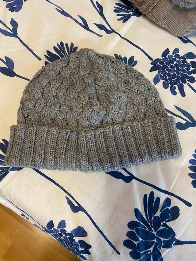 Gorro infantil con orejeras forrado pelo.