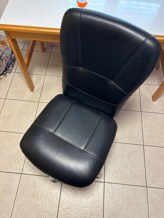 Silla de oficina negra