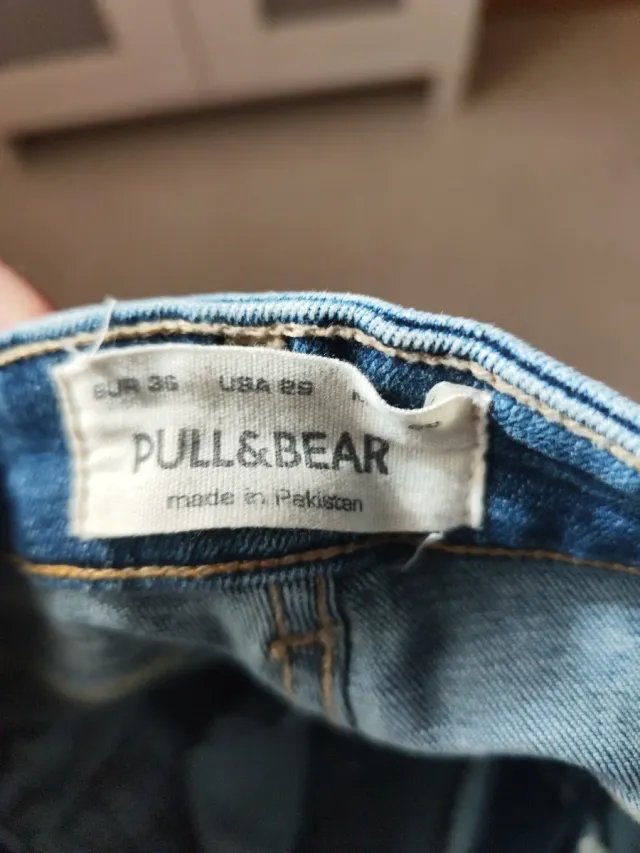 Pantalones vaqueros desgastados