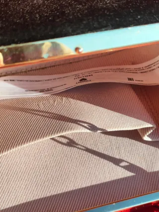 Pochette nera con catena dorata