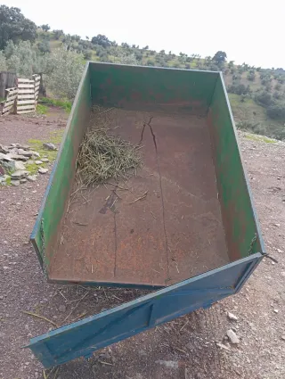 Remolque de carga azul