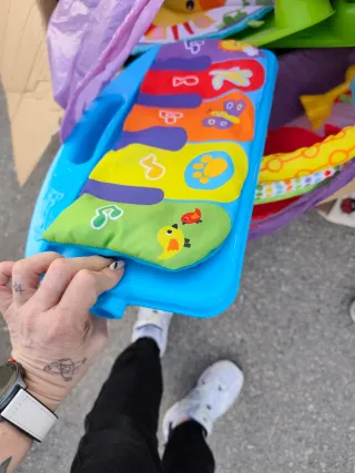 Móvil musical cuna con luz y sonidos