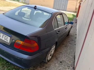 BMW Serie 3 se vende o cambio por furgoneta.