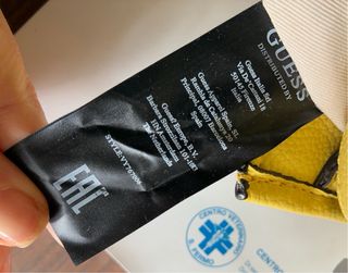 Borsa Guess Gialla con Zip e Ciondoli