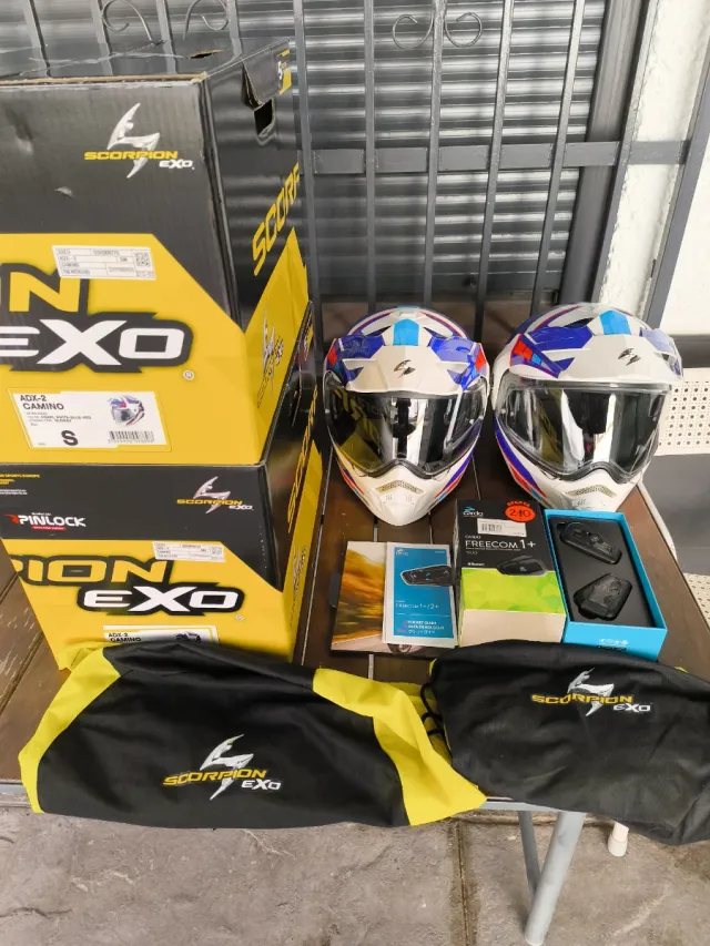 Pareja Cascos Scorpion ADX 2 Modulares M y S