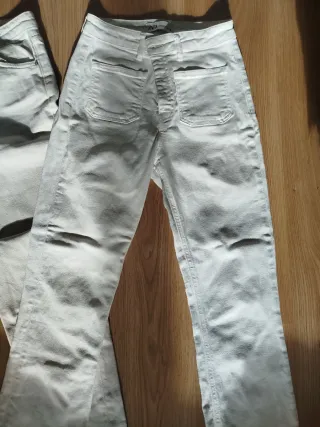 2 Pantalones Beige de Bershka y Blanco Zara