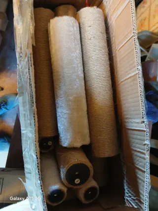 Tiragraffi per gatti grigio