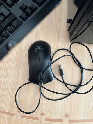 PC Completo: Monitor BenQ, Teclado y Ratón Razer