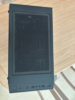 PC Completo: Monitor BenQ, Teclado y Ratón Razer