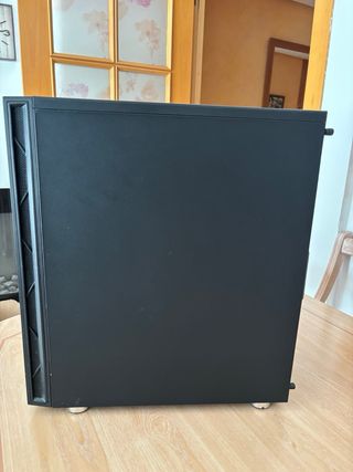 PC Completo: Monitor BenQ, Teclado y Ratón Razer