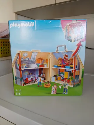 Casa de muñecas Playmobil con figuras