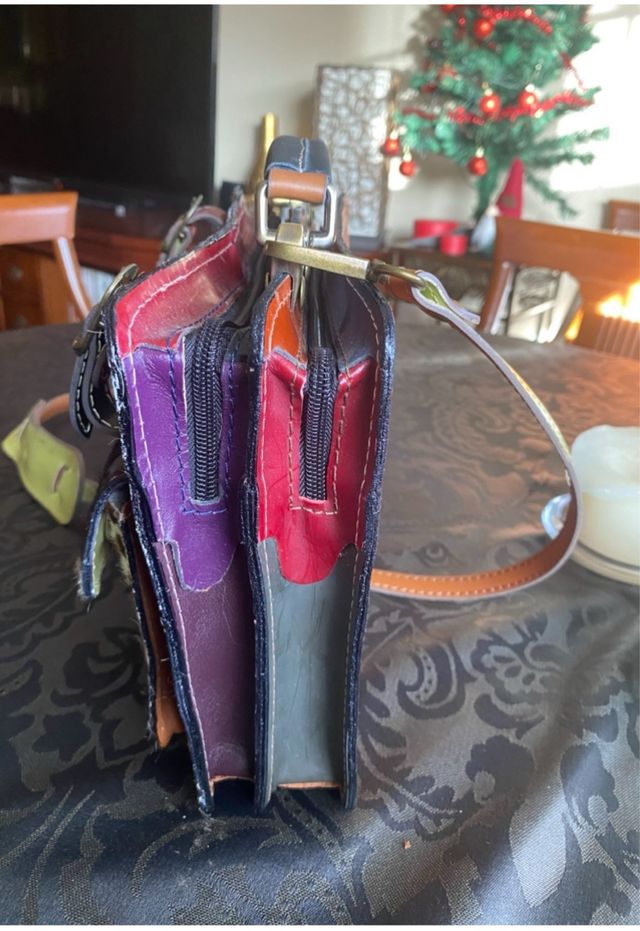 Bolso Piel Vaca Animal Print, cómodo y muy amplio.