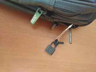 Bolso cartera United Colors of Benetton negro