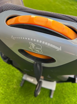 Silla de coche Chicco gris y negra